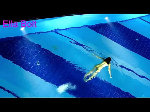 ❤️ Ik kin net ophâlde te sjen, jonge blonde fongen neaken swimmen yn ELLA BOLT resort pool ️ Pornofideo by ús fy.super-vip.top ️❤