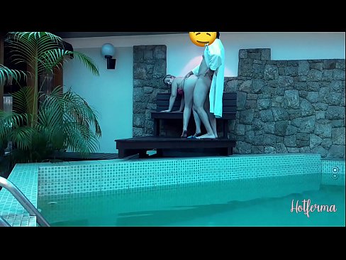 ❤️ Baas noeget faam nei it swimbad, mar koe net wjerstean in hot ️ Pornofideo by ús fy.super-vip.top ️❤